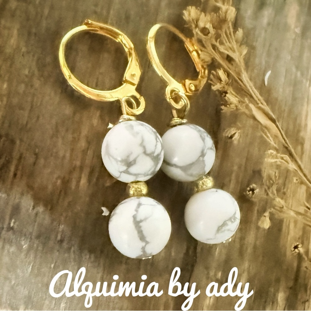 Gold  and Cream howlite Beaded Earrings